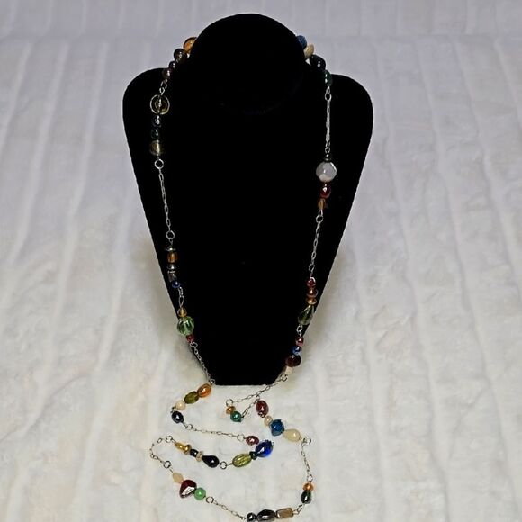 Glass beaded non adjustable silver tone necklace - Picture 1 of 5